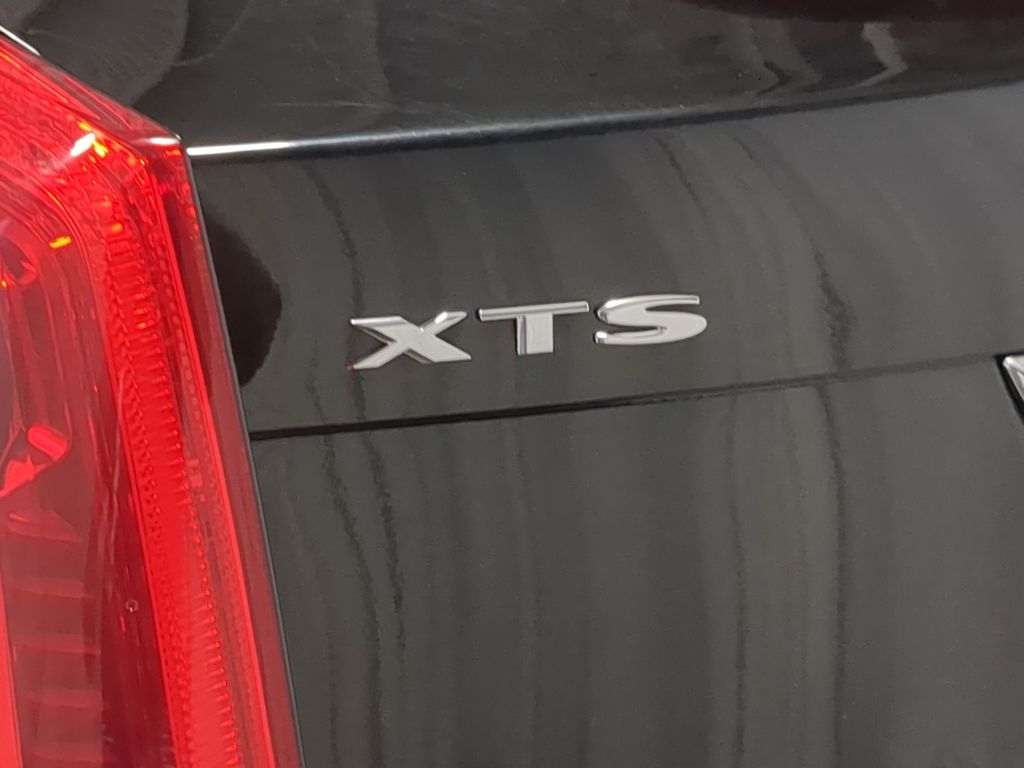 Thumbnail: 2017 Cadillac XTS - 6