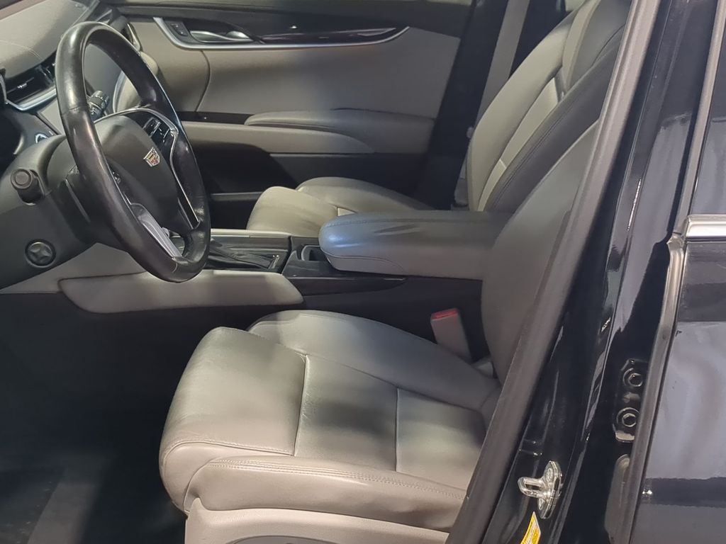Thumbnail: 2017 Cadillac XTS - 9