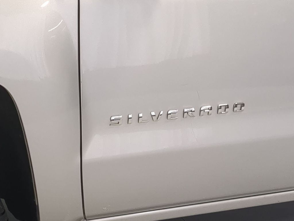 Thumbnail: 2019 Chevrolet Silverado 1500 - 23