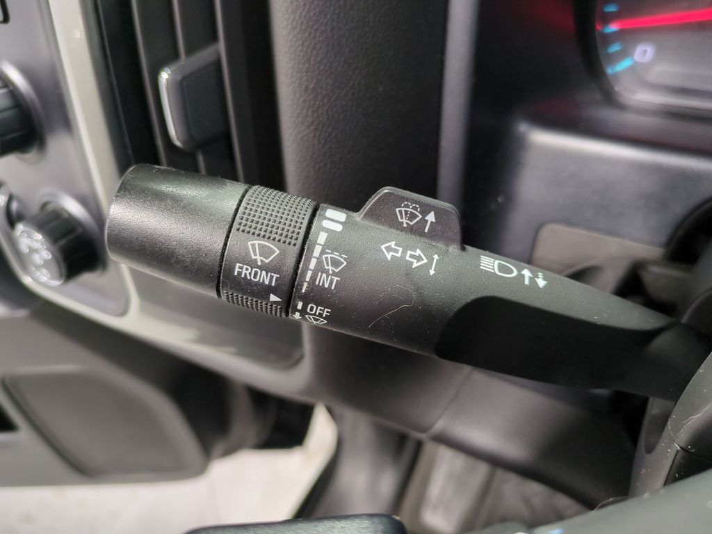 Thumbnail: 2019 Chevrolet Silverado 1500 - 29