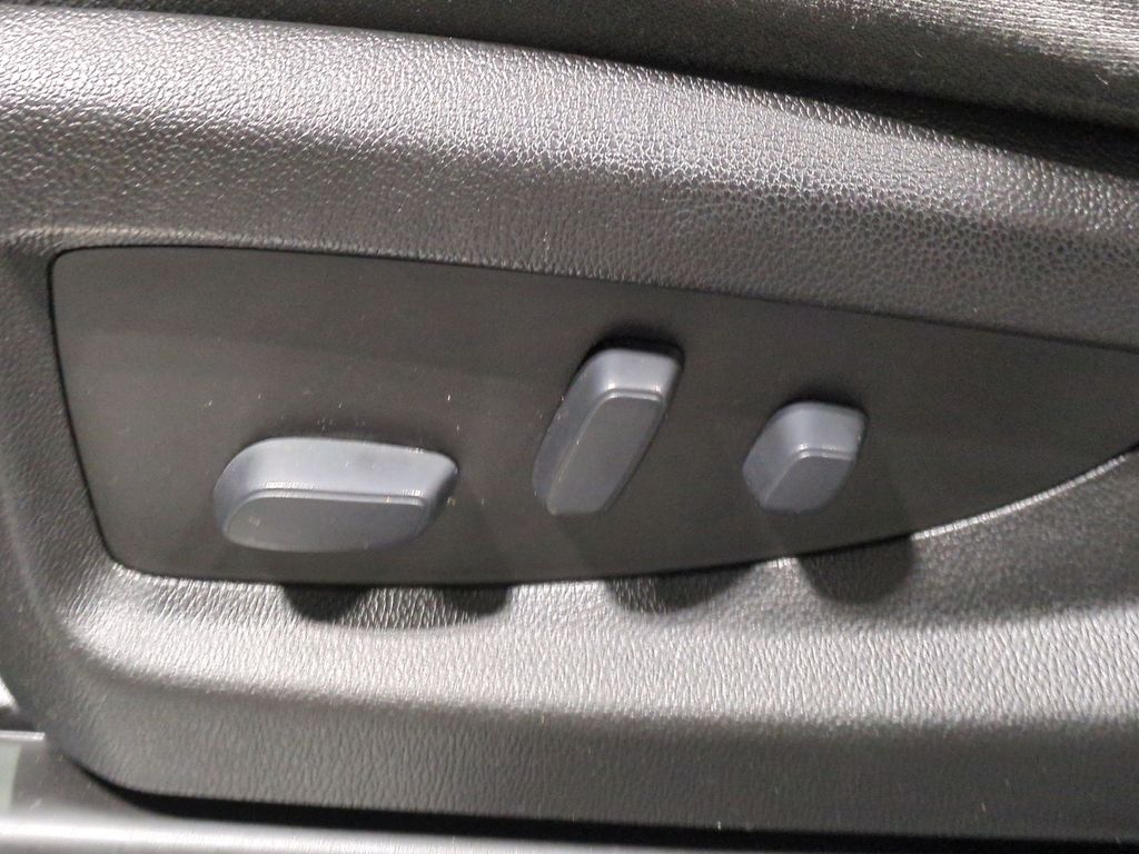 Thumbnail: 2019 Chevrolet Silverado 1500 - 24