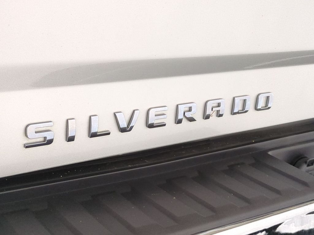 Thumbnail: 2019 Chevrolet Silverado 1500 - 23