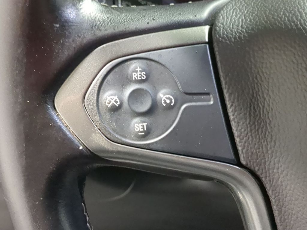 Thumbnail: 2019 Chevrolet Silverado 1500 - 36