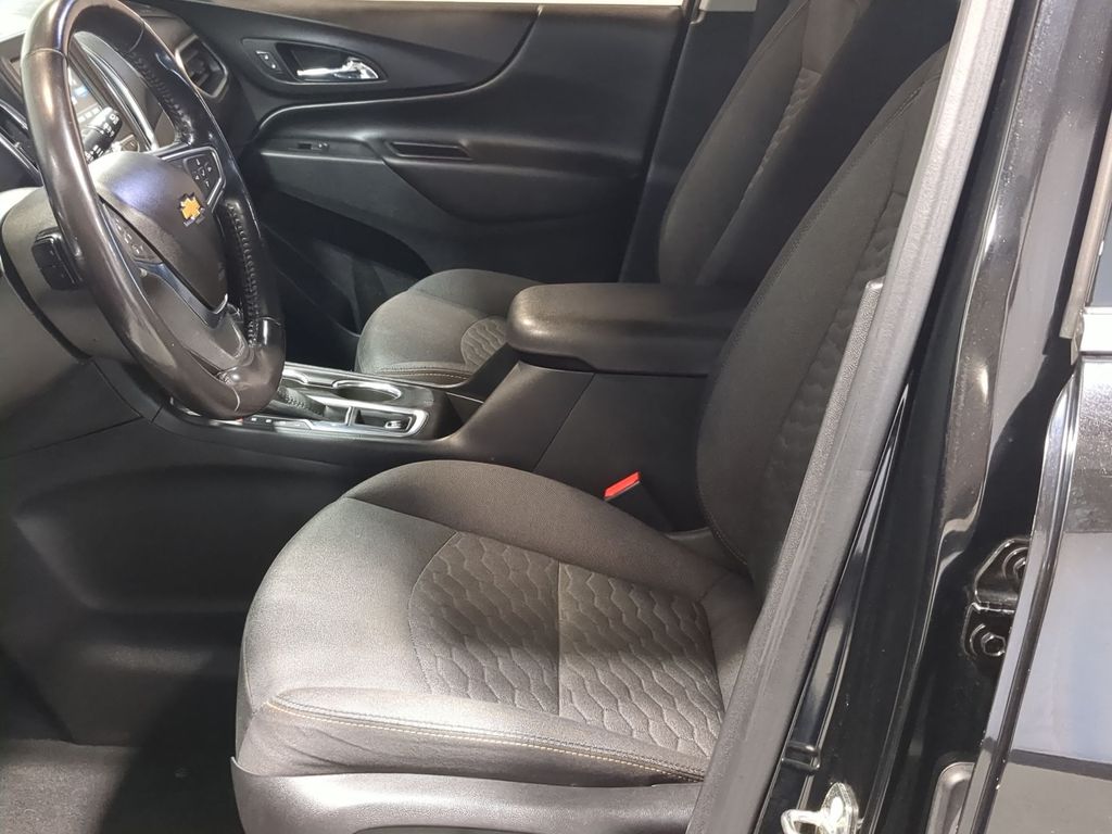Thumbnail: 2018 Chevrolet Equinox - 10