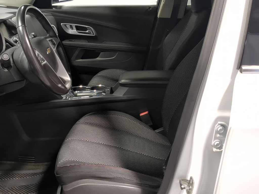 Thumbnail: 2017 Chevrolet Equinox - 10