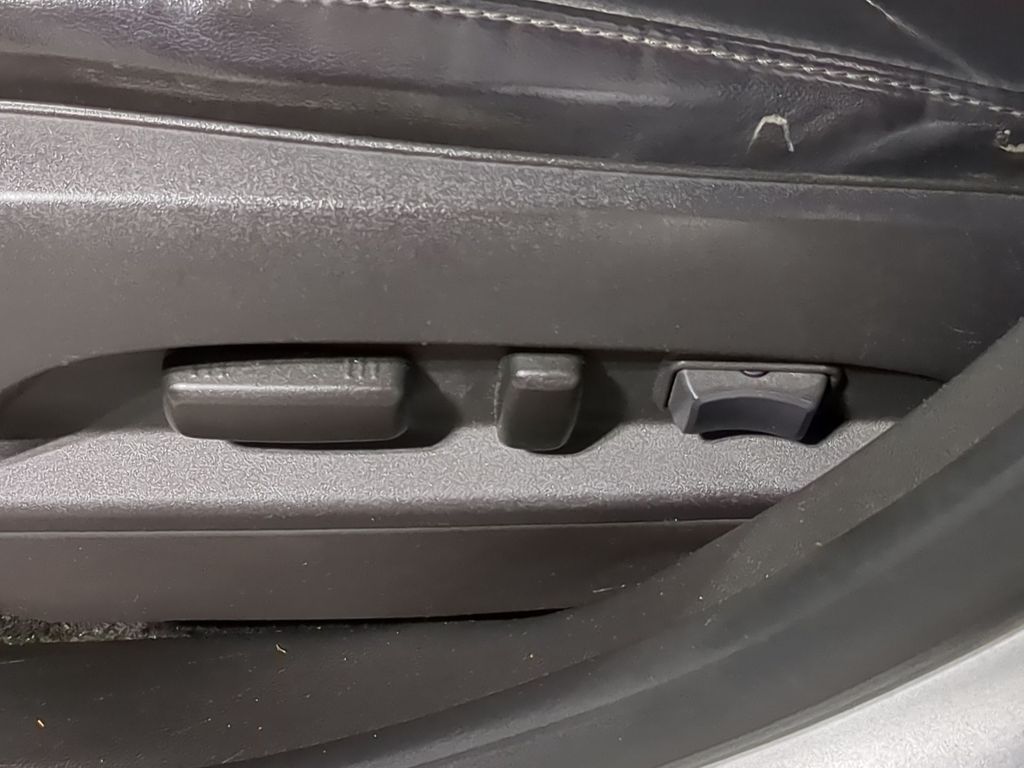 Thumbnail: 2012 Chevrolet Equinox - 33