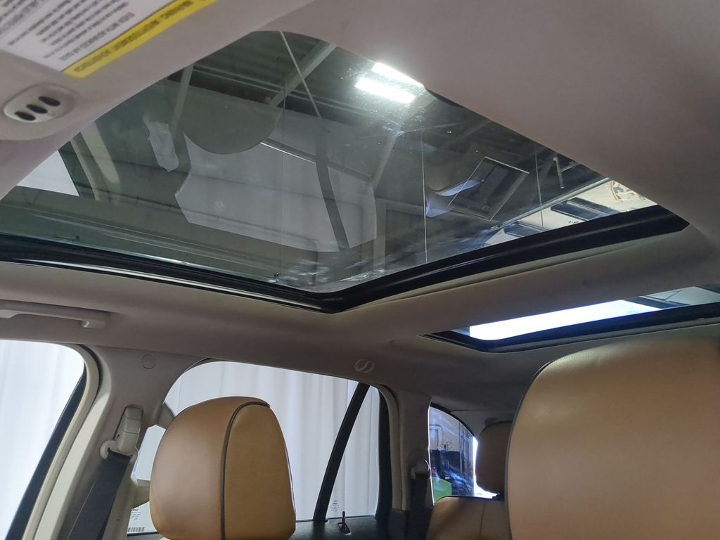 Thumbnail: 2015 Lincoln MKX - 25
