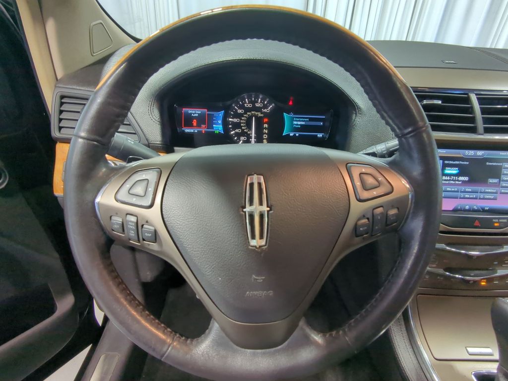 Thumbnail: 2015 Lincoln MKX - 13