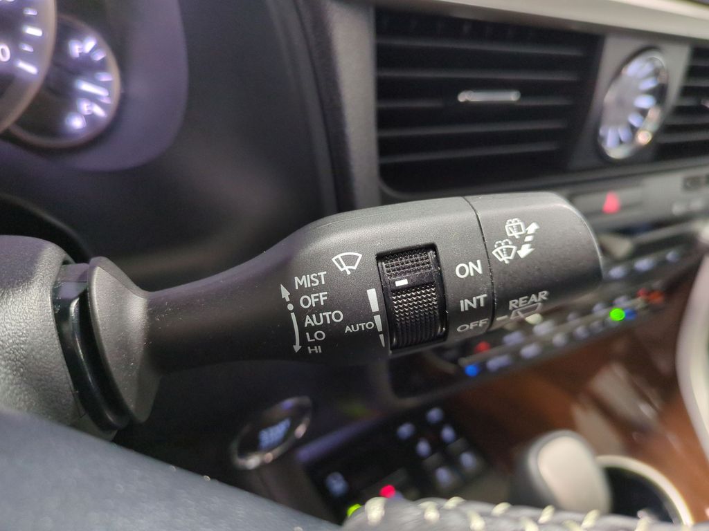 Thumbnail: 2018 Lexus RX - 32