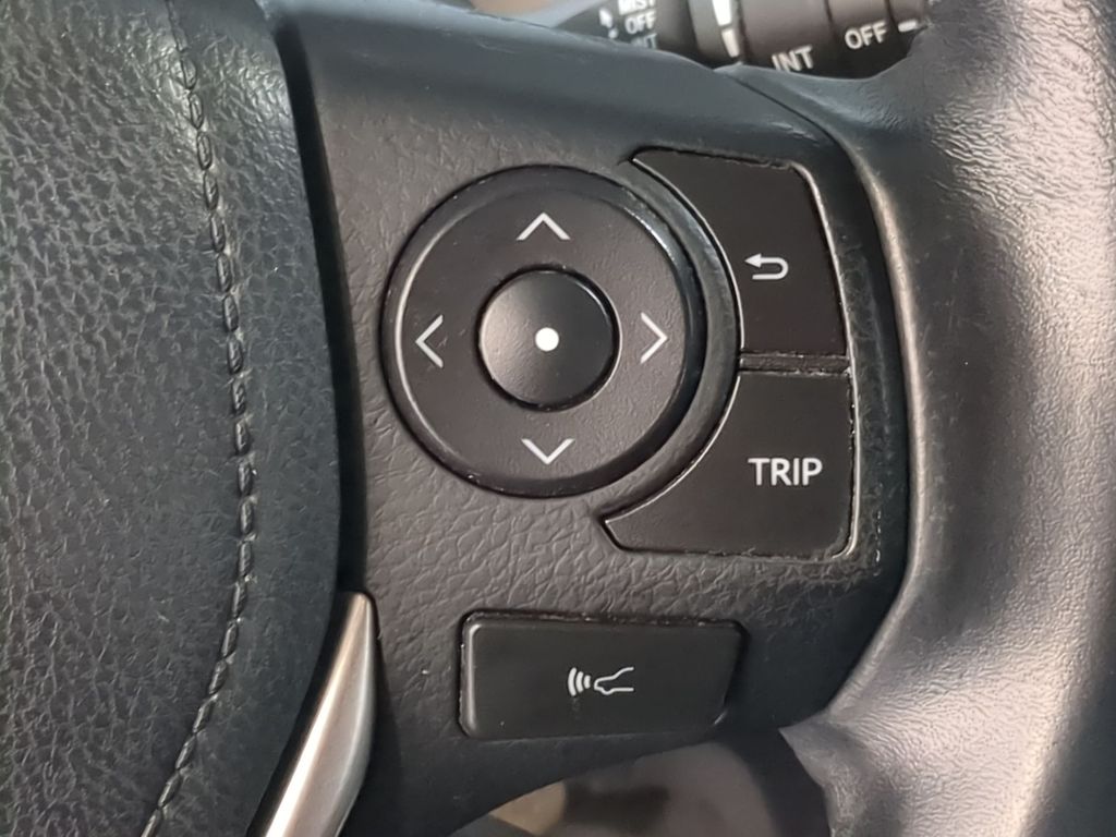Thumbnail: 2016 Toyota RAV4 - 31