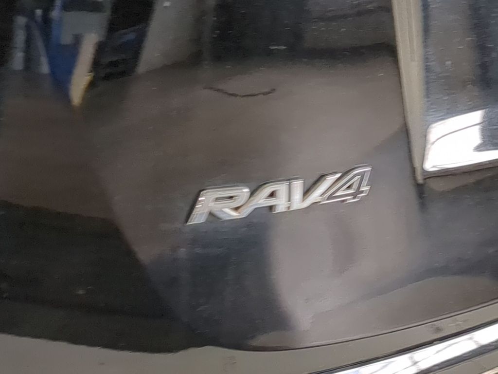 Thumbnail: 2016 Toyota RAV4 - 25