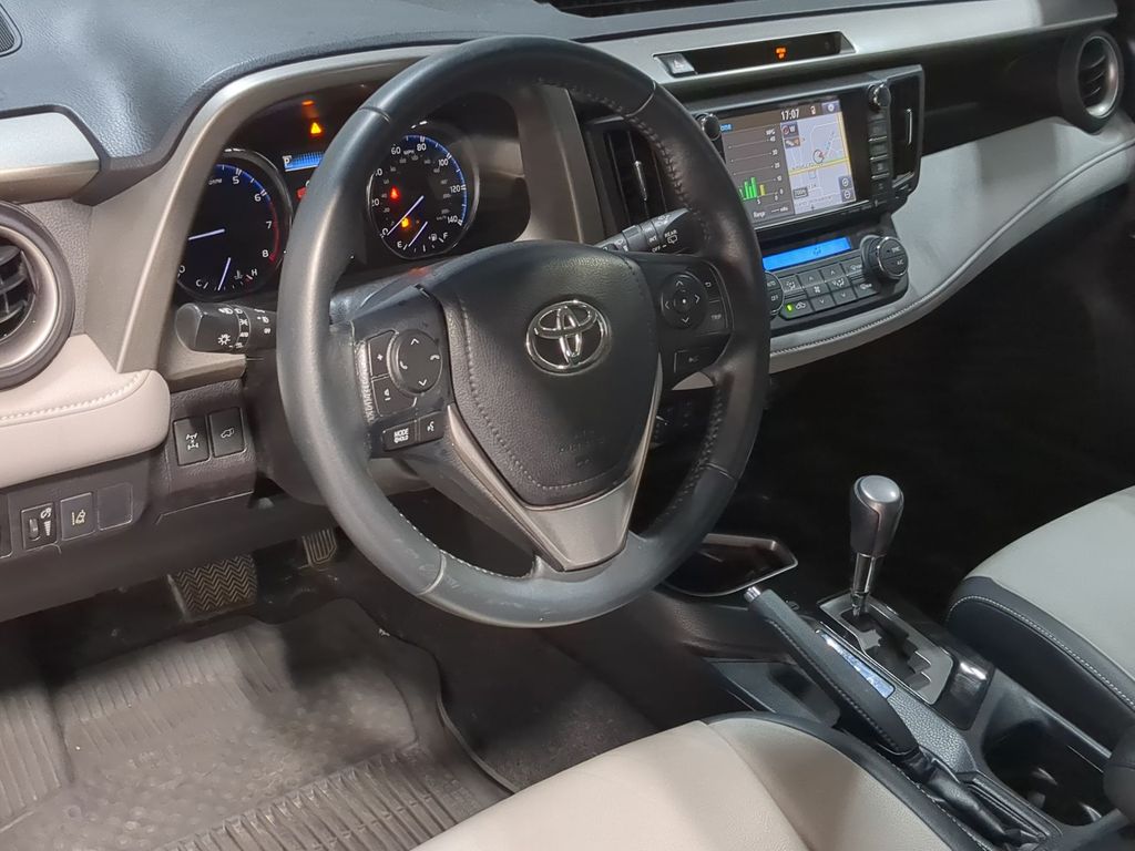 Thumbnail: 2016 Toyota RAV4 - 2
