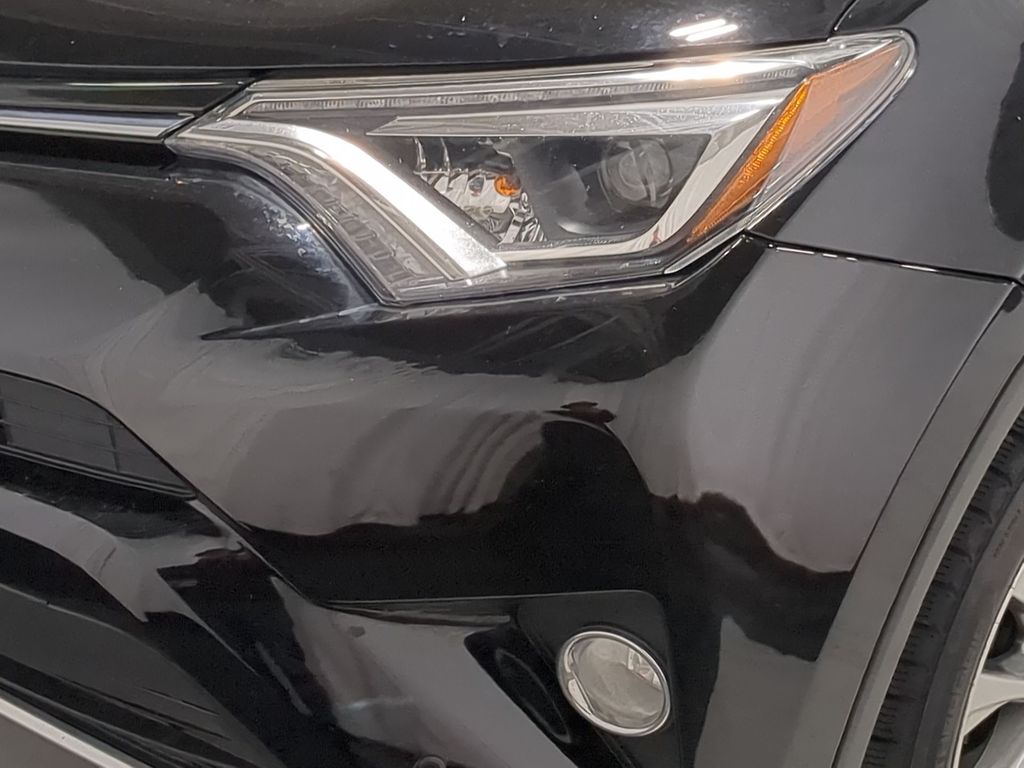 Thumbnail: 2016 Toyota RAV4 - 24