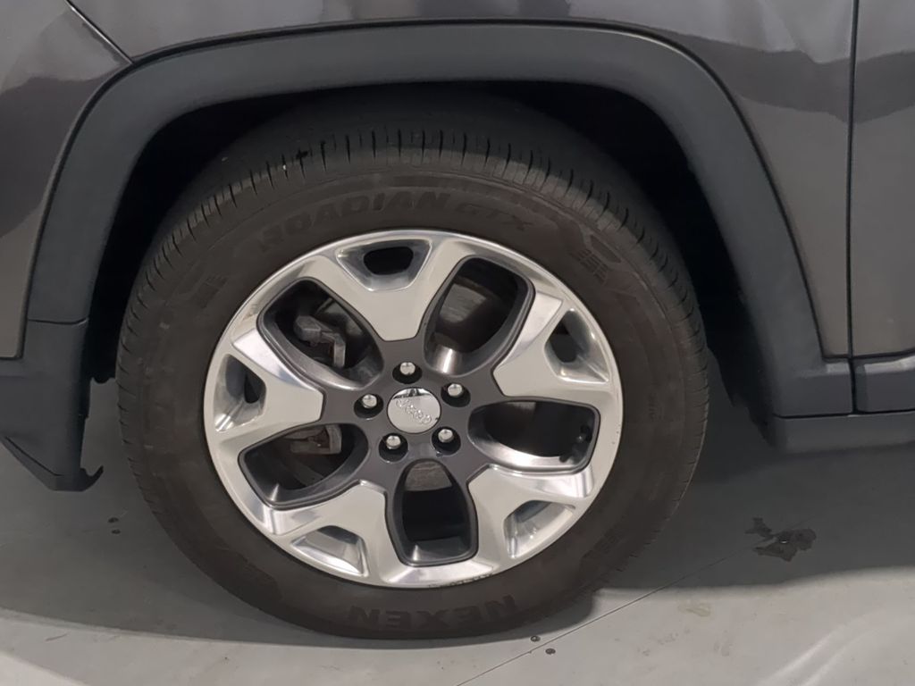 Thumbnail: 2018 Jeep Compass - 8