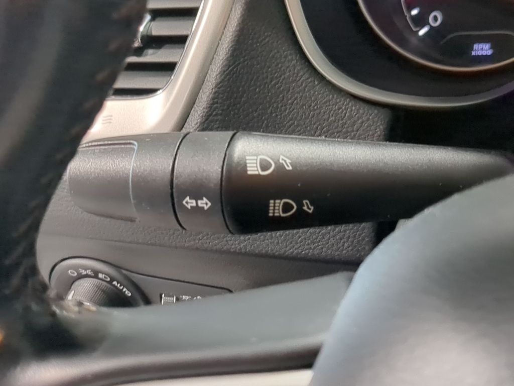 Thumbnail: 2020 Jeep Compass - 32