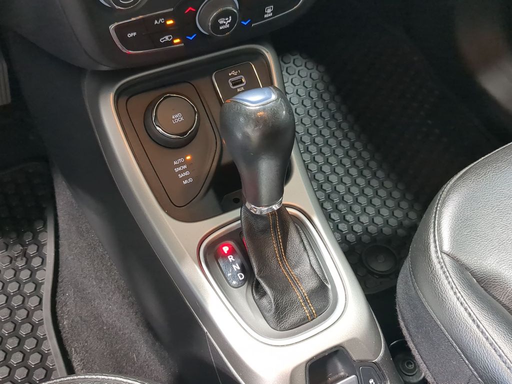 Thumbnail: 2020 Jeep Compass - 15
