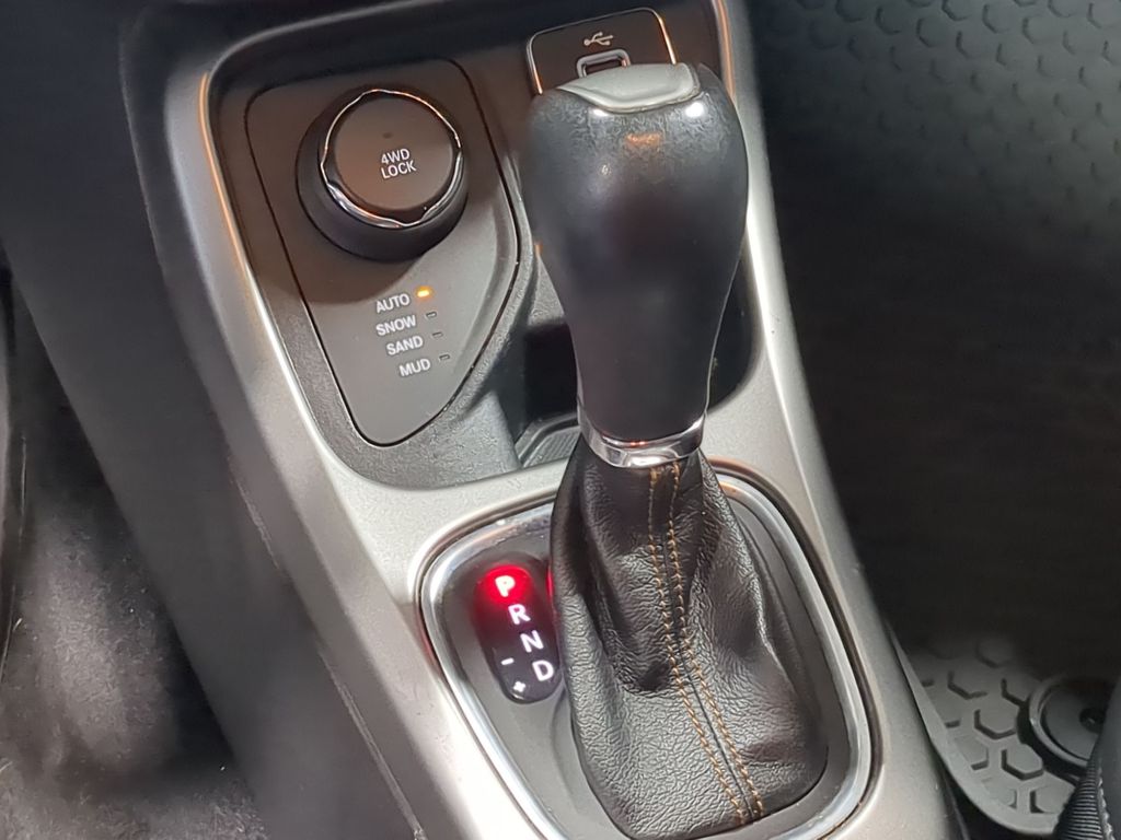 Thumbnail: 2018 Jeep Compass - 14