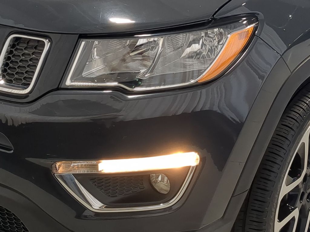 Thumbnail: 2018 Jeep Compass - 24