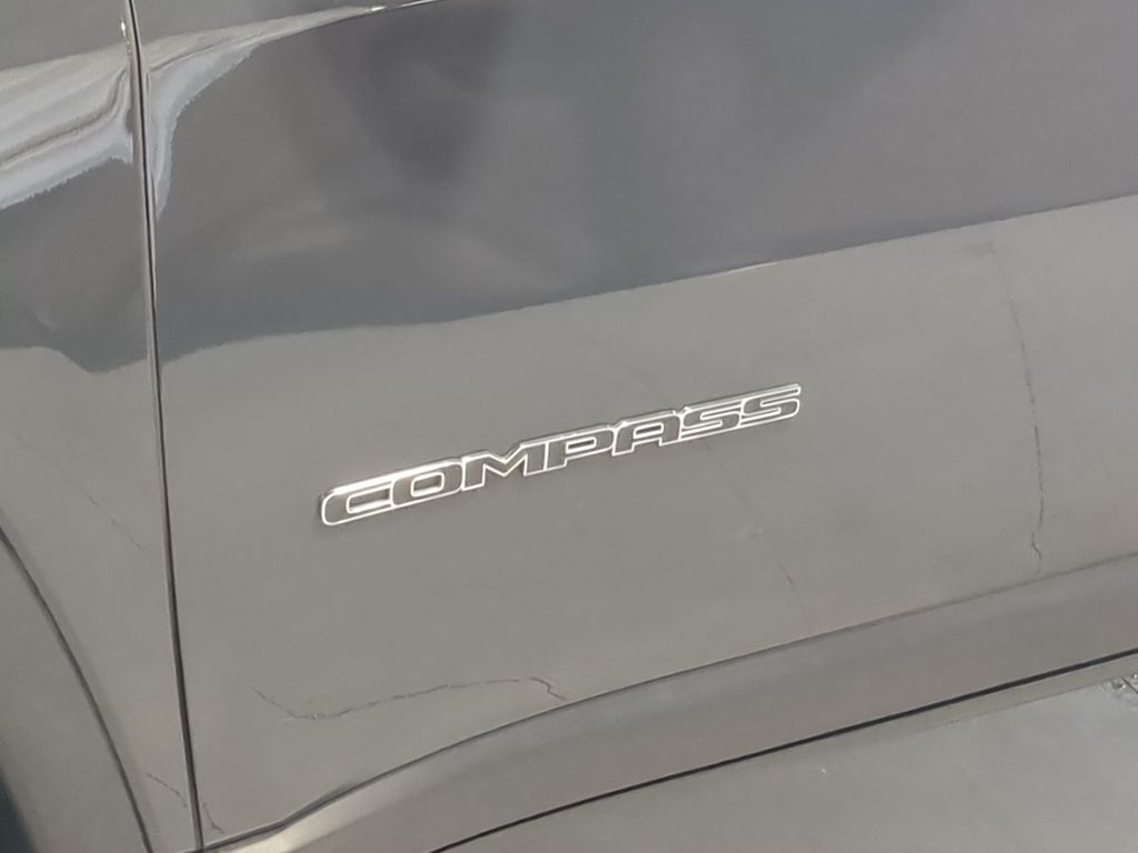 Thumbnail: 2018 Jeep Compass - 25