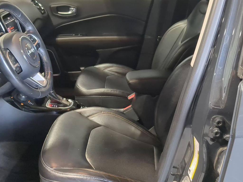 Thumbnail: 2018 Jeep Compass - 9