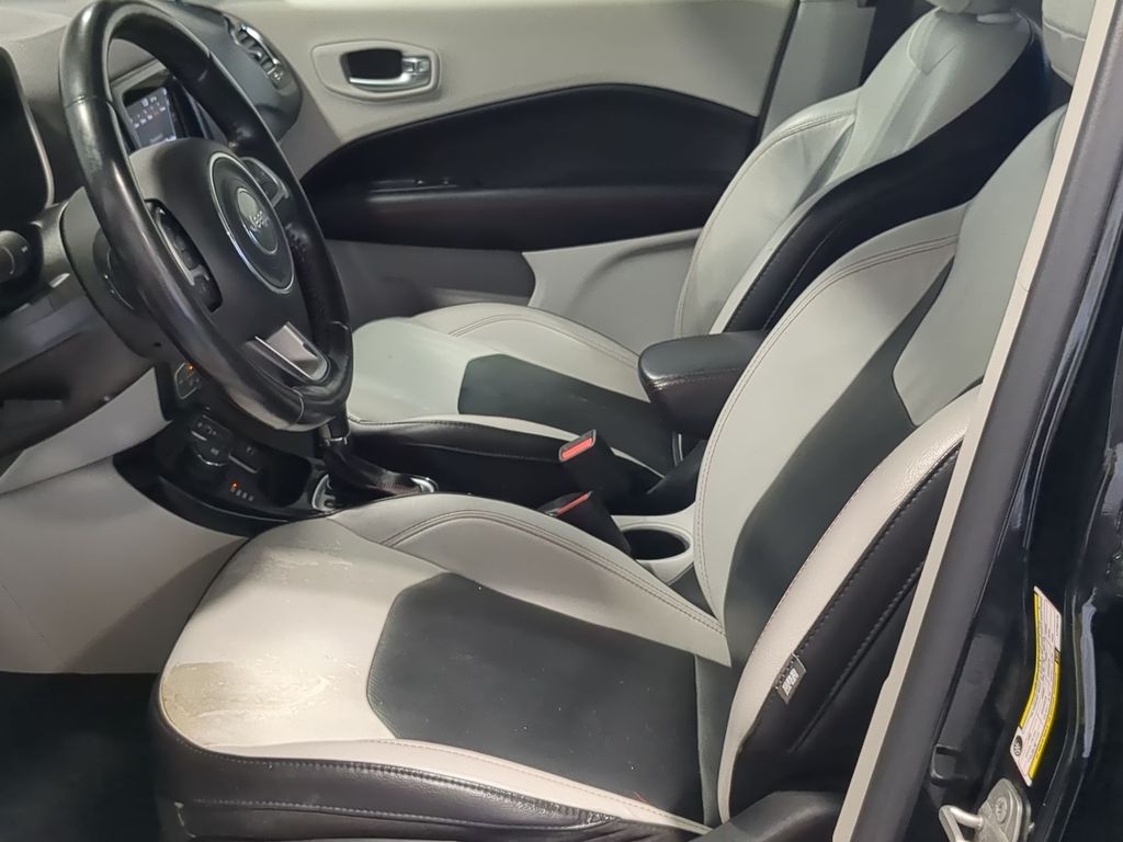 Thumbnail: 2020 Jeep Compass - 10