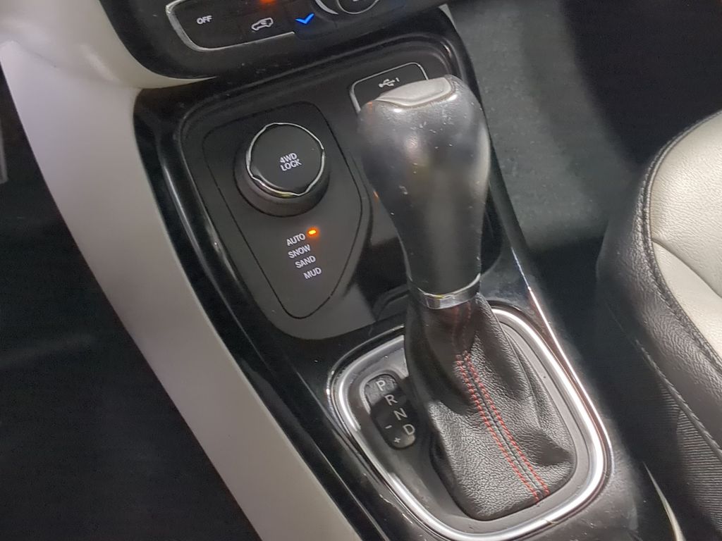 Thumbnail: 2020 Jeep Compass - 15