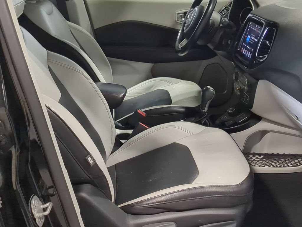 Thumbnail: 2020 Jeep Compass - 11