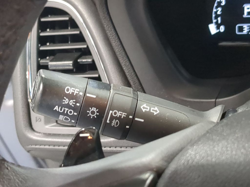 Thumbnail: 2019 Honda HR-V - 15