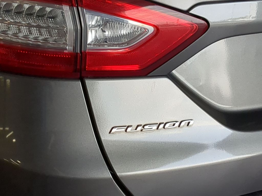 Thumbnail: 2014 Ford Fusion - 25