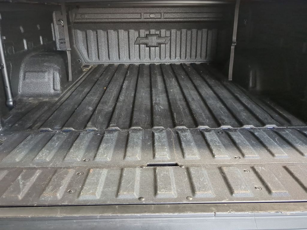 Thumbnail: 2022 Chevrolet Silverado 1500 - 16