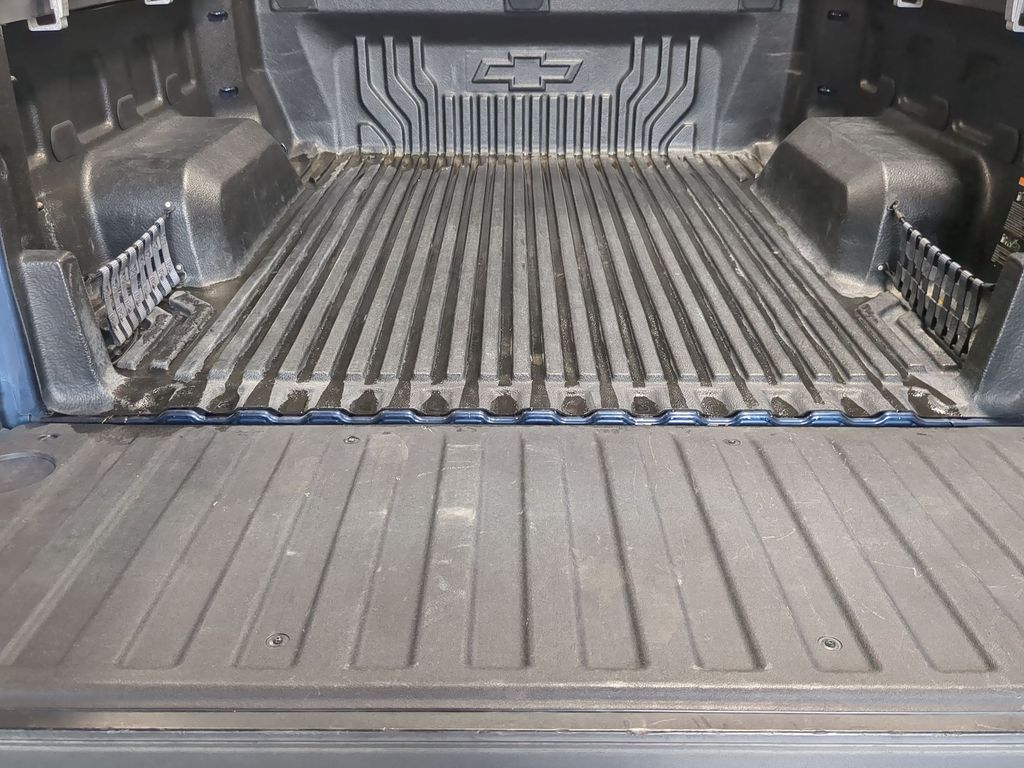 Thumbnail: 2021 Chevrolet Silverado 1500 - 14