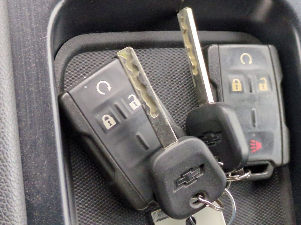 Thumbnail: 2017 Chevrolet Silverado 1500 - 34