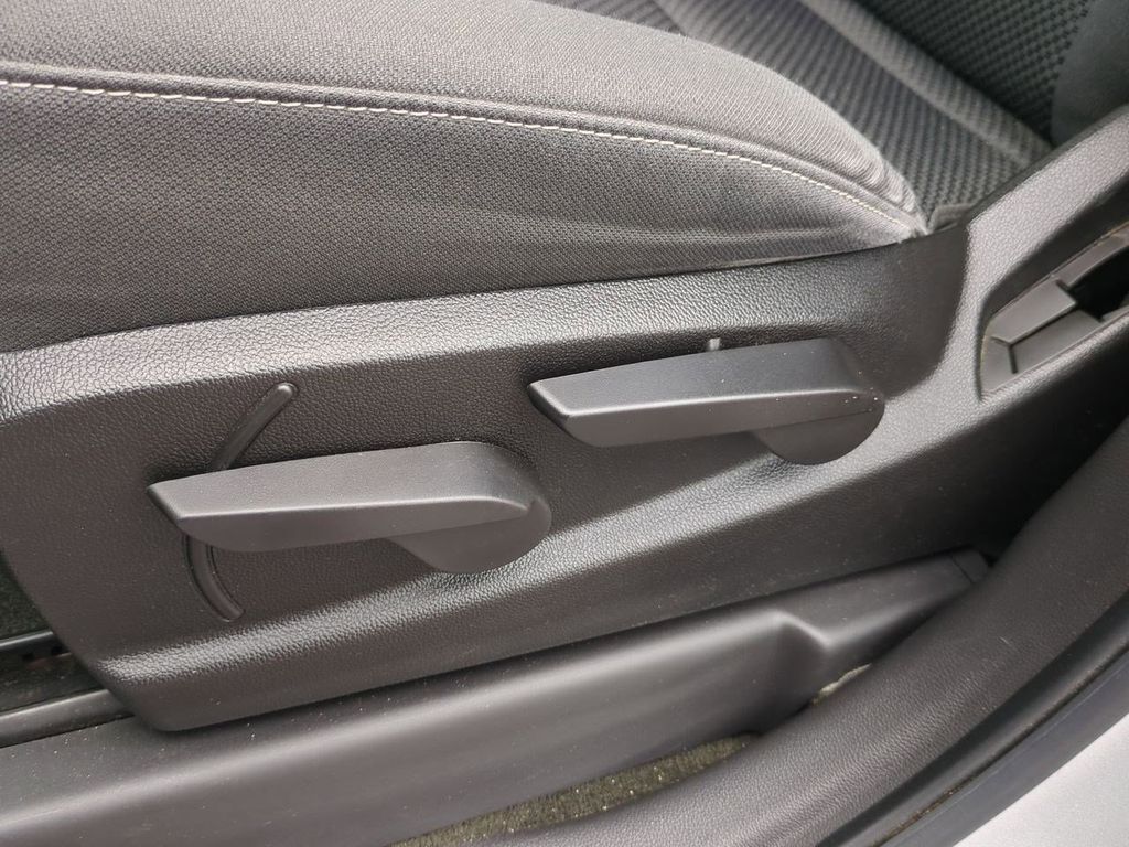 Thumbnail: 2017 Chevrolet Silverado 1500 - 24