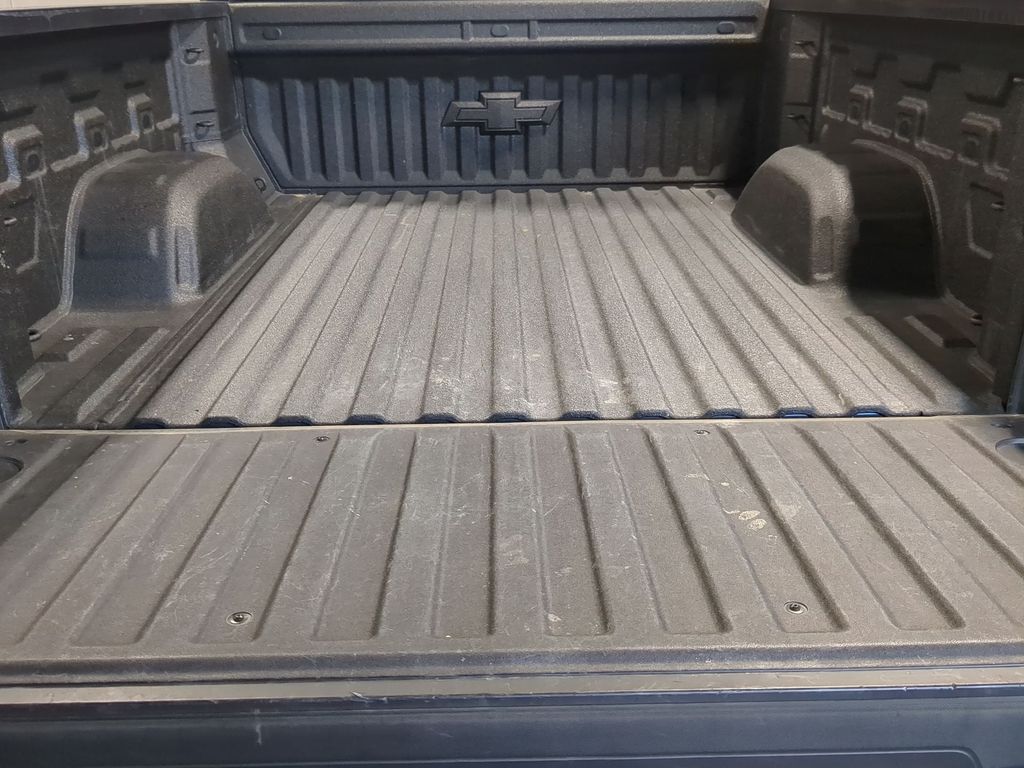 Thumbnail: 2022 Chevrolet Silverado 1500 - 16