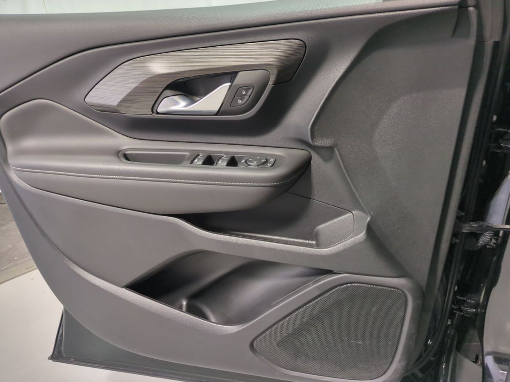 Thumbnail: 2023 GMC Terrain - 33