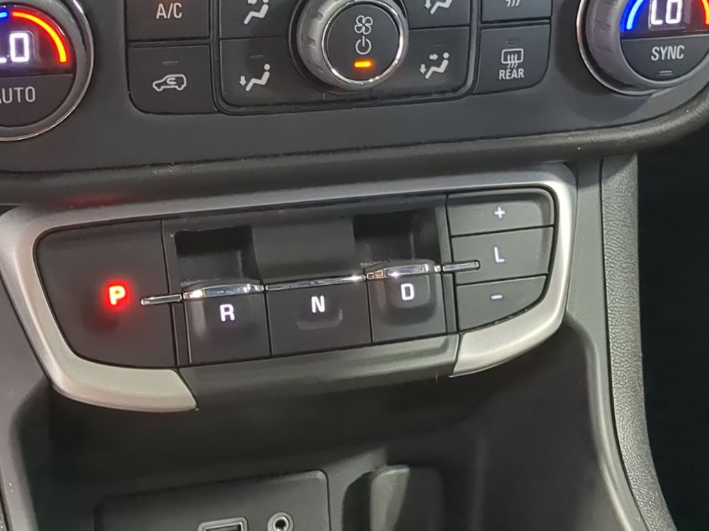Thumbnail: 2023 GMC Terrain - 32