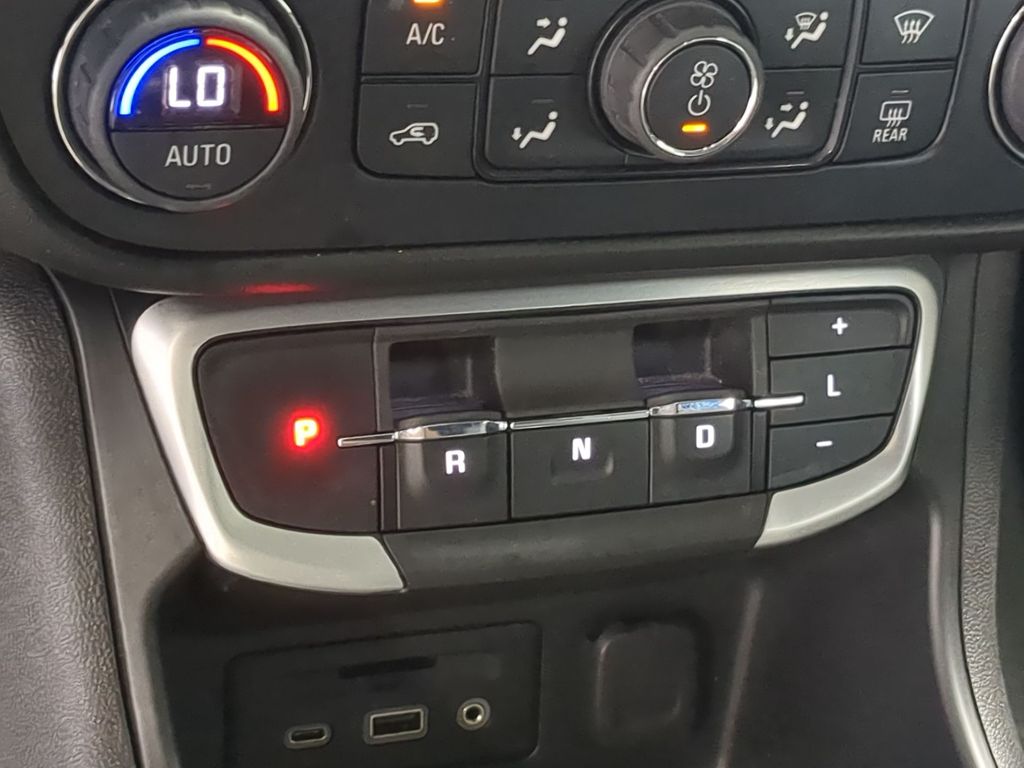 Thumbnail: 2022 GMC Terrain - 33