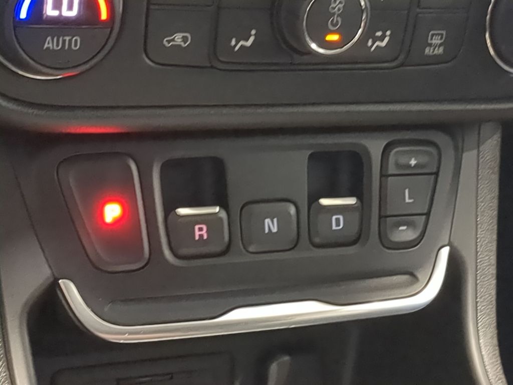 Thumbnail: 2020 GMC Terrain - 33