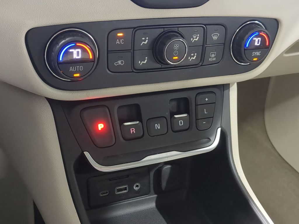 Thumbnail: 2020 GMC Terrain - 34