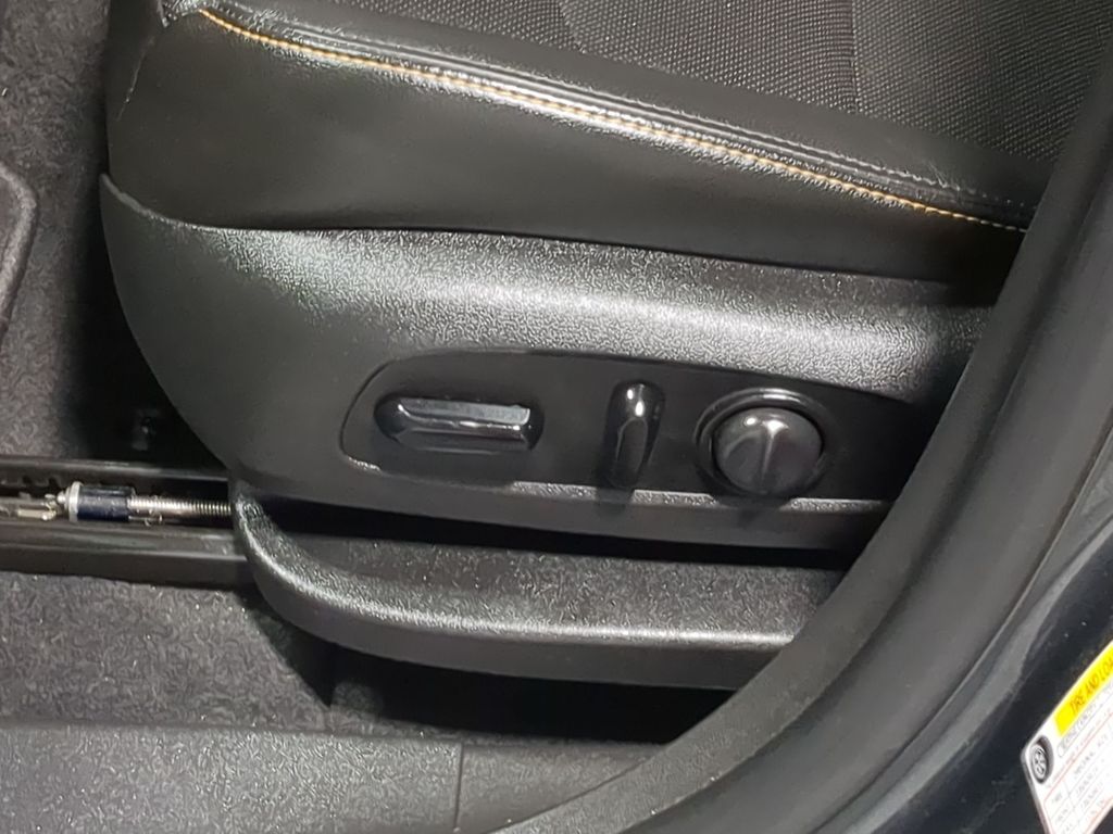 Thumbnail: 2020 Chevrolet Equinox - 25