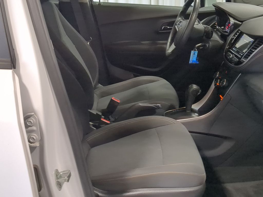 Thumbnail: 2019 Chevrolet Trax - 28