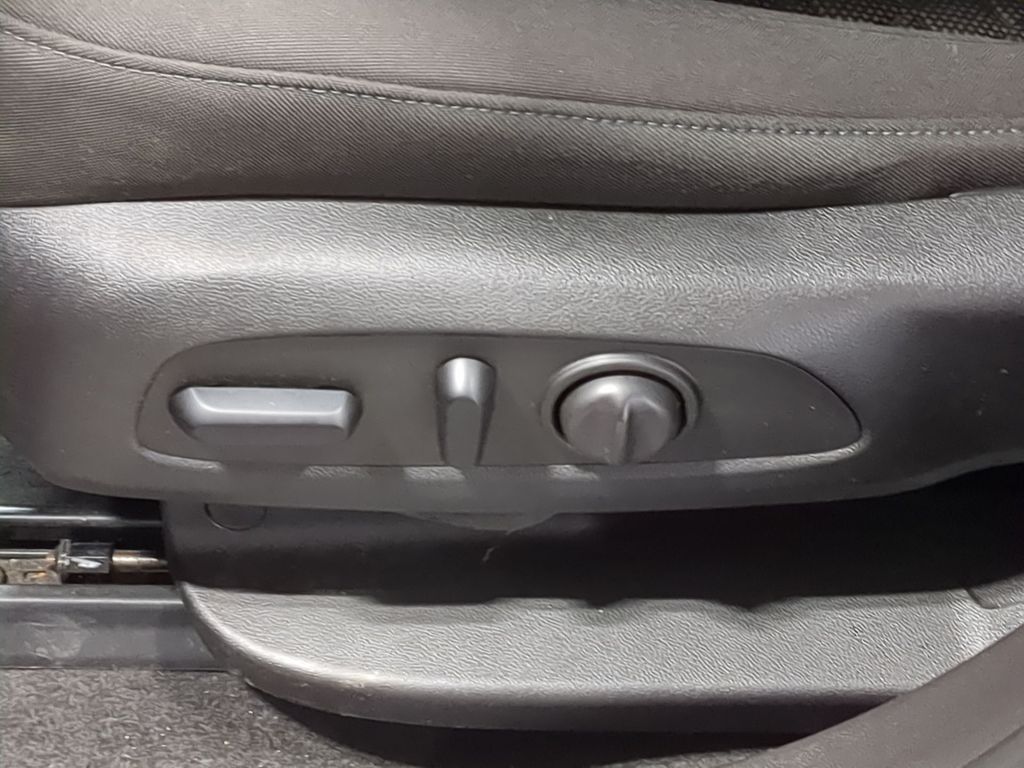 Thumbnail: 2020 Chevrolet Blazer - 26