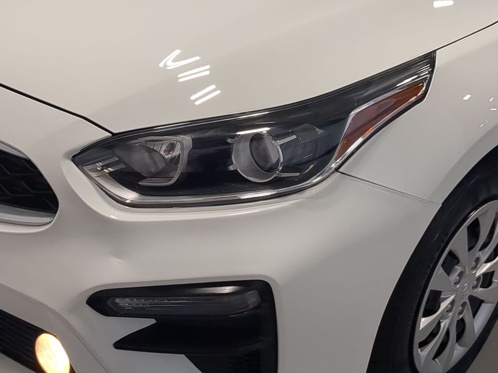 Thumbnail: 2021 Kia Forte - 23