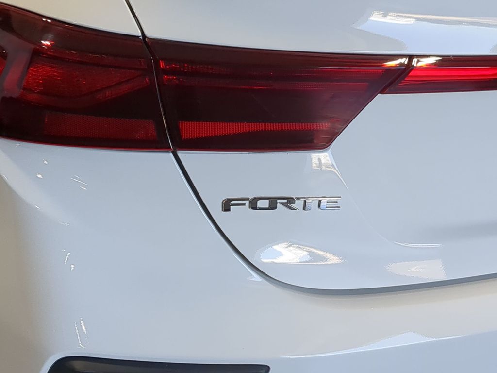 Thumbnail: 2021 Kia Forte - 24