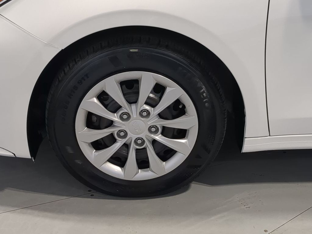 Thumbnail: 2021 Kia Forte - 7