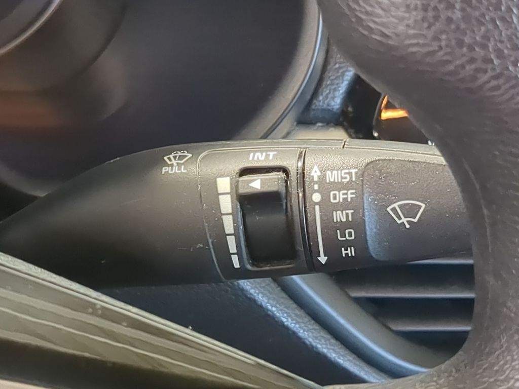 Thumbnail: 2021 Kia Forte - 31