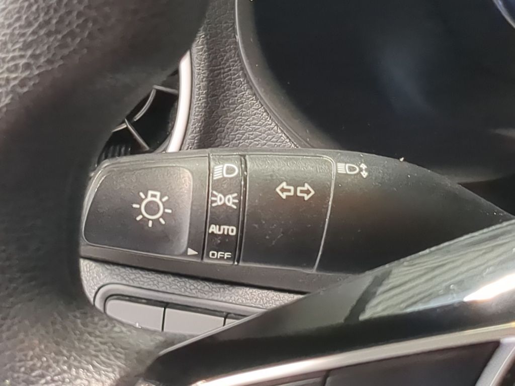 Thumbnail: 2021 Kia Forte - 32