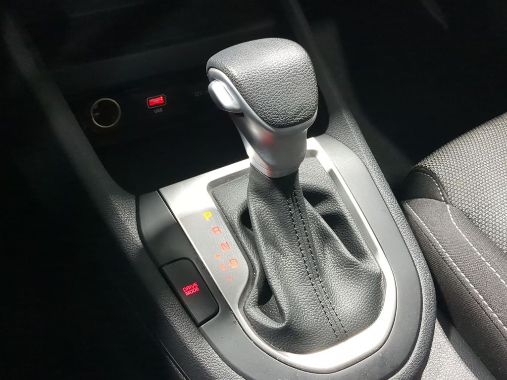 Thumbnail: 2022 Kia Forte - 15