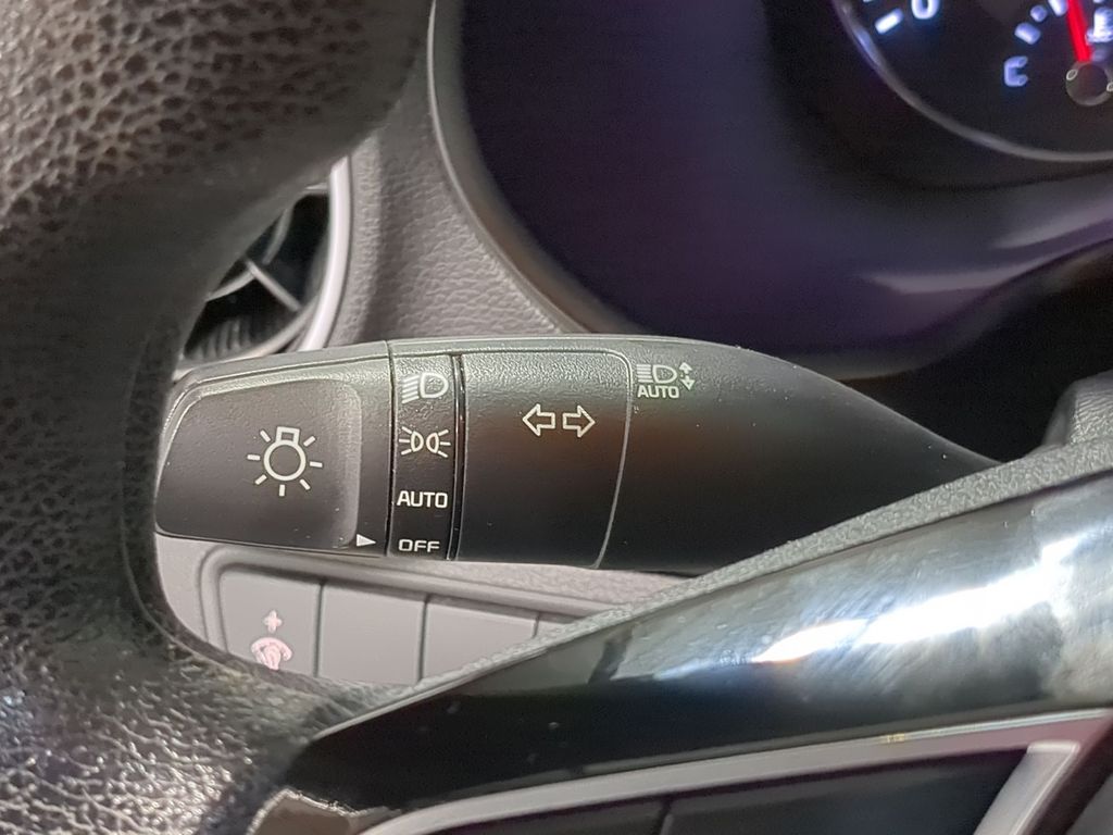 Thumbnail: 2022 Kia Forte - 38