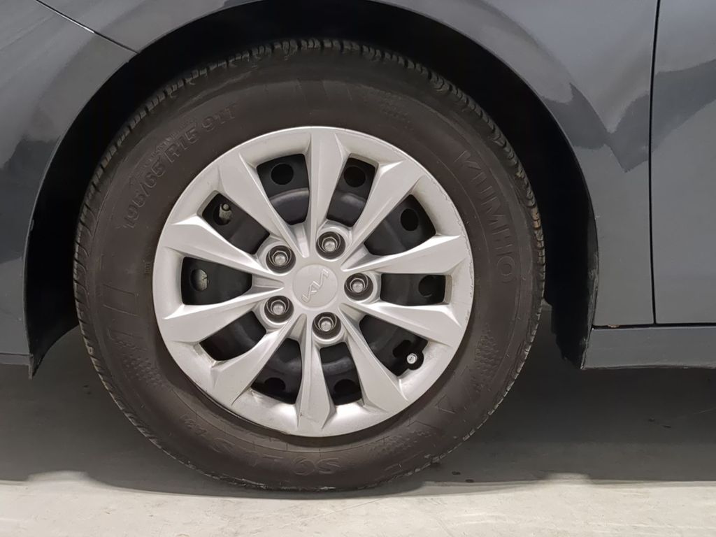 Thumbnail: 2022 Kia Forte - 8